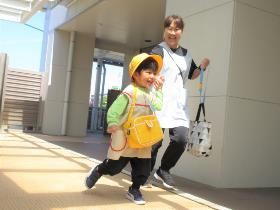 先生と手を繋いで2
