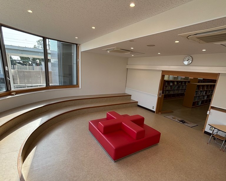 おはなしコーナーななめ切り抜き