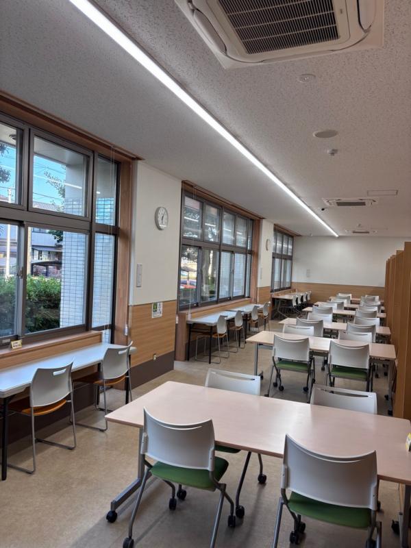 座席増図書コーナー