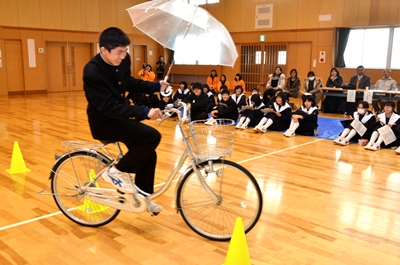 130207あぶない運転を体験