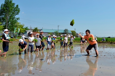 140502田植え高棚小