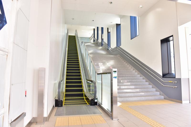 新安城駅エスカレーター