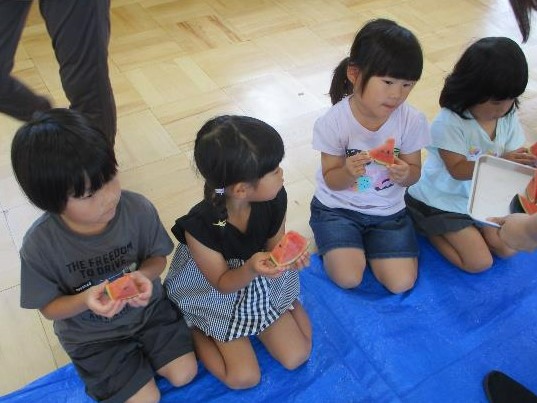 高こすいかわり食べている年中