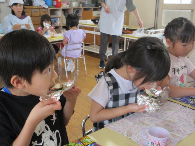 みつこズッキーニ食べる