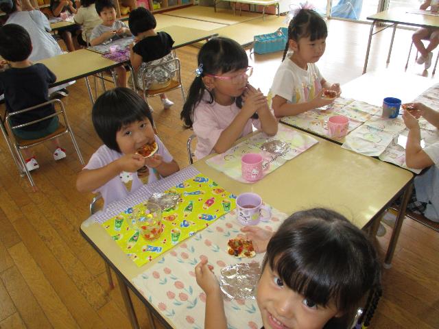 みつこピザ中食べる