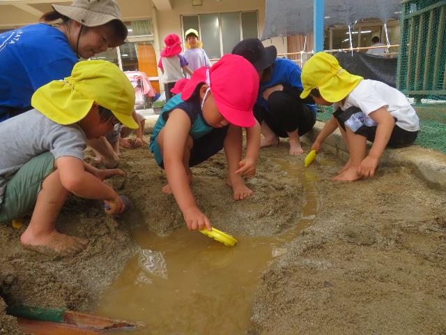 安保幼児水遊び4