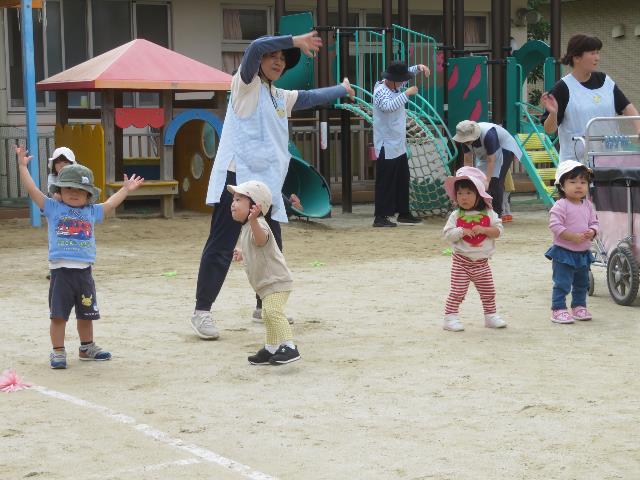 安保秋の戸外遊び1