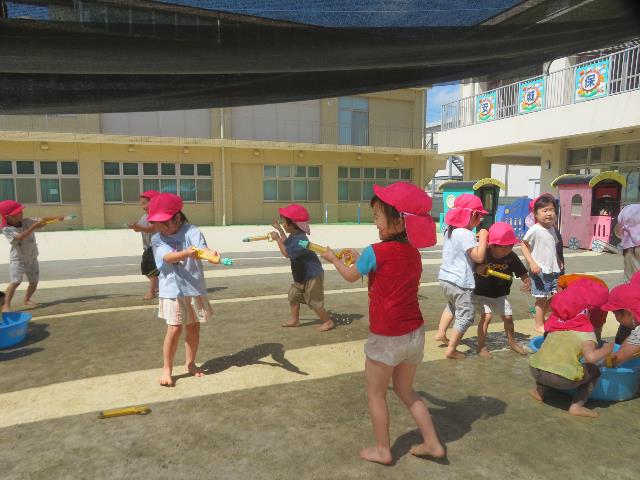 安城保幼児水遊び