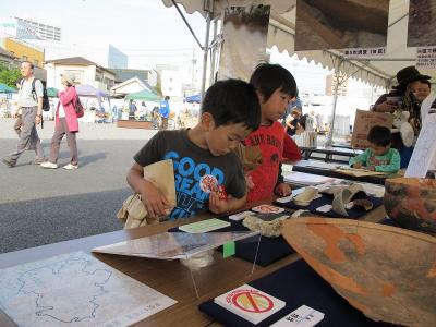 15サンクス本證寺展示