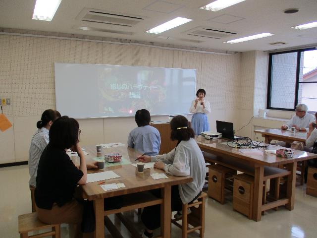 ハーブティー講座の様子