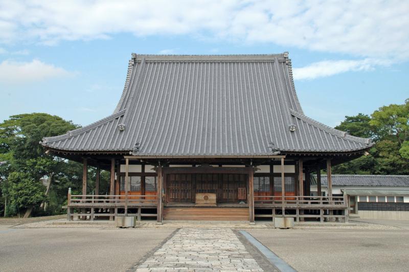 本證寺本堂正面