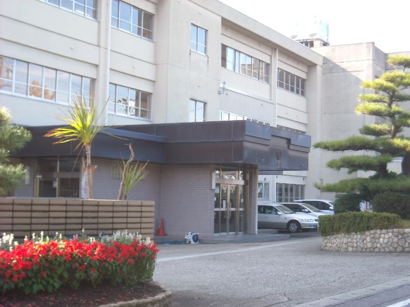 丈山小学校校舎