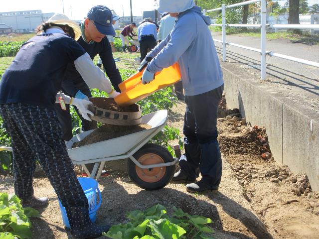 r5排水溝土あげ