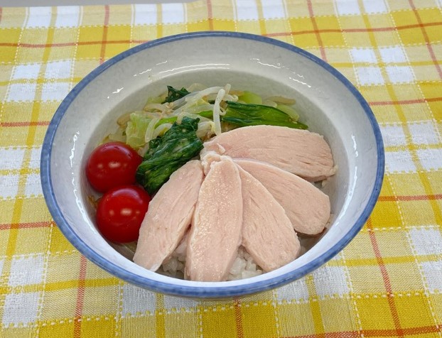 R8.5サラダチキン丼